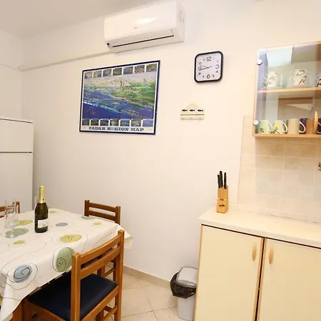 Mali Iz 16535b Apartment
